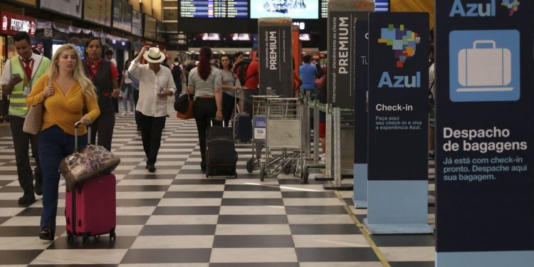 Estrangeiros tem restrição para entrar no Brasil