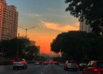 Temperaturas em declínio na capital paulista. Noite fria.