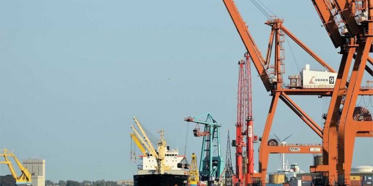 Balança comercial  teve saldo positivo de US$ 9,3 bilhões