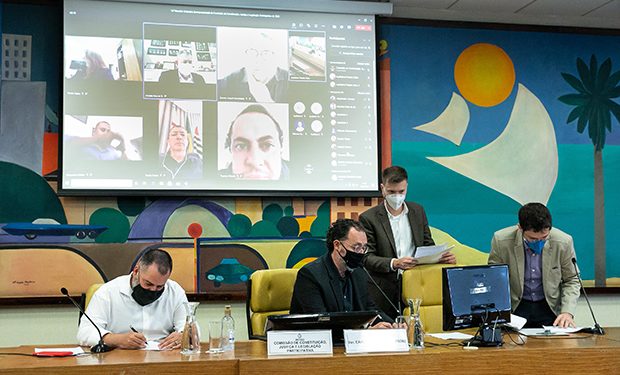 Câmara  avança no projeto de isenção de tarifa de ônibus dos idosos