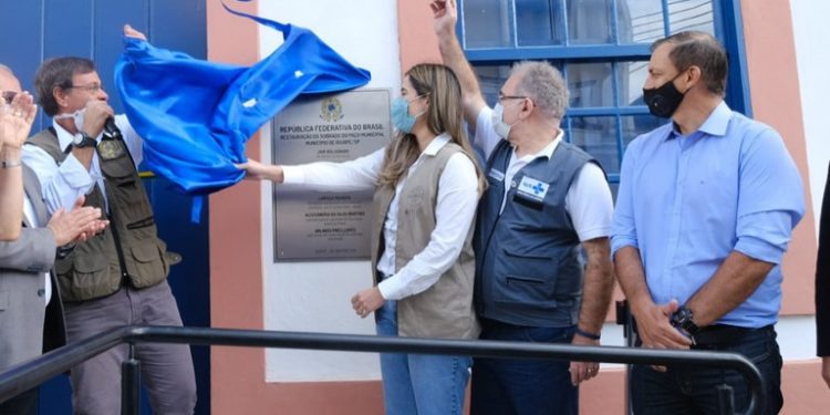 Em SP, Ministro do Turismo entrega restaurações em prédios históricos