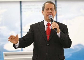 Pastor  R.R Soares foi intubado neste sábado. Está com covid-19