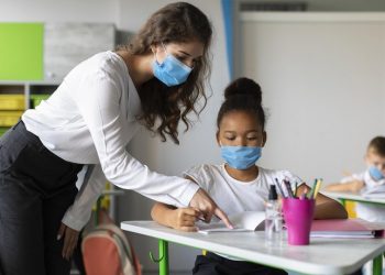 Sancionada lei que inclui prevenção da violência contra a mulher nos currículos escolares