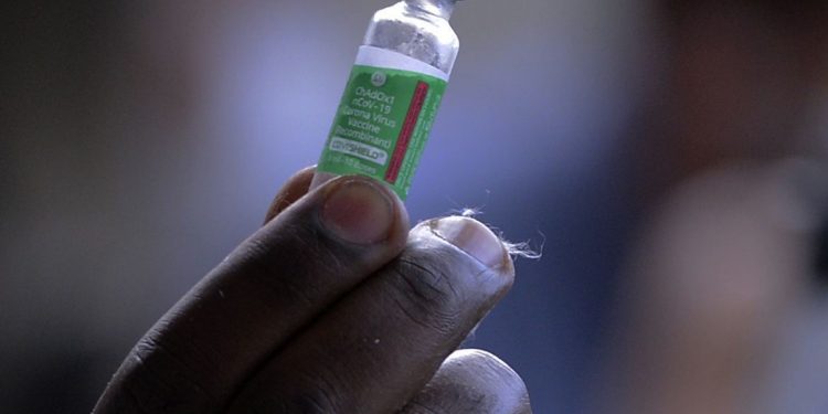 100 milhões de doses de vacinas contra a covid 19 foram distribuídas