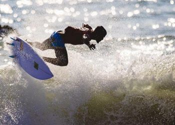 Jogos Olímpicos: Gabriel Medina e Ítalo Ferreira vencem baterias de estreia do surfe em Tsurigasaki