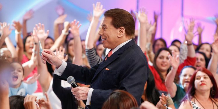 Silvio Santos deixou o Hospital  e já voltou para casa