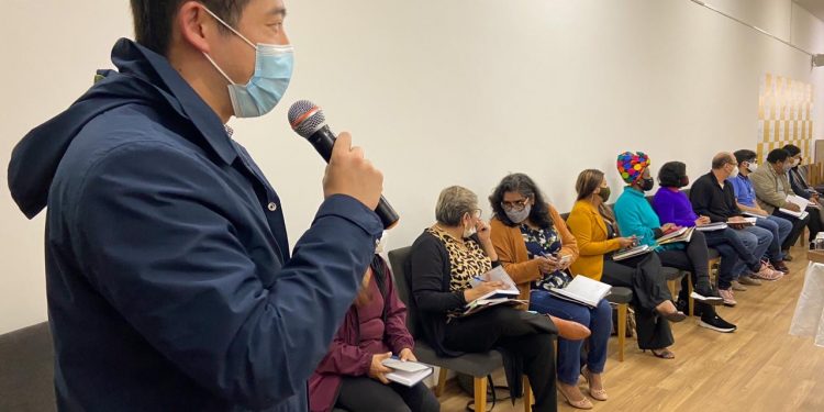 Thomas Law: Apecc recebe comunidades boliviana, venezuelana, chilena, angolana, haitiana e nigeriana