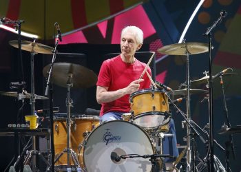 Ícone  dos Rolling Stone, o baterista Charlie Watts, morreu
