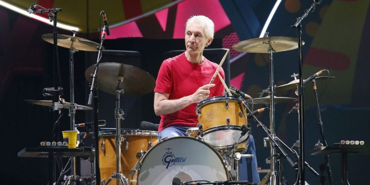 Ícone  dos Rolling Stone, o baterista Charlie Watts, morreu