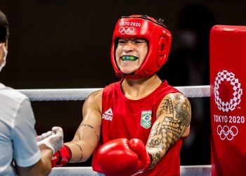 Tóquio Urgente: Bia Ferreira e Hebert Conceição vão lutar pelo ouro no boxe