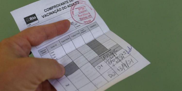 Veja como acessar 2ª via do comprovante de vacina
