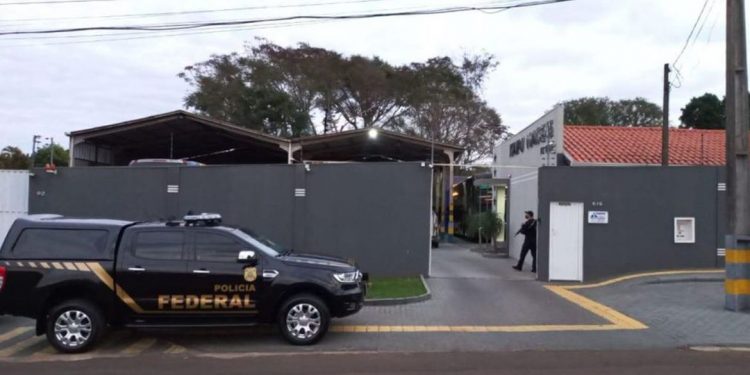 Polícia Federal Urgente: quadrilha de tráfico internacional de armas e drogas e presa