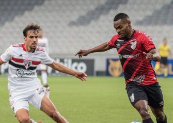 São Paulo vence o Athletico-PR pelo Brasileirão Assaí por 2X1