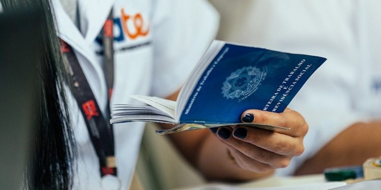 550 vagas de emprego com salários de até R$ 3 mil. Processo seletivo no Cate online