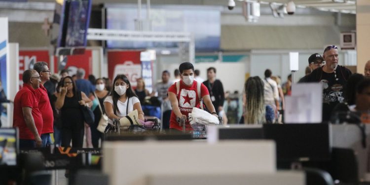 Feriadão: Aeroportos e Rodovias  têm movimento intenso
