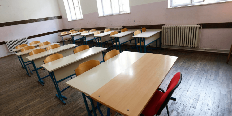 Prefeitura lança plano de enfrentamento à evasão escolar e vai  buscar alunos fora da escola