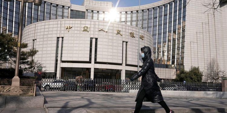 China isola cidade com 5 milhões de habitantes após detectar surto de coronavírus