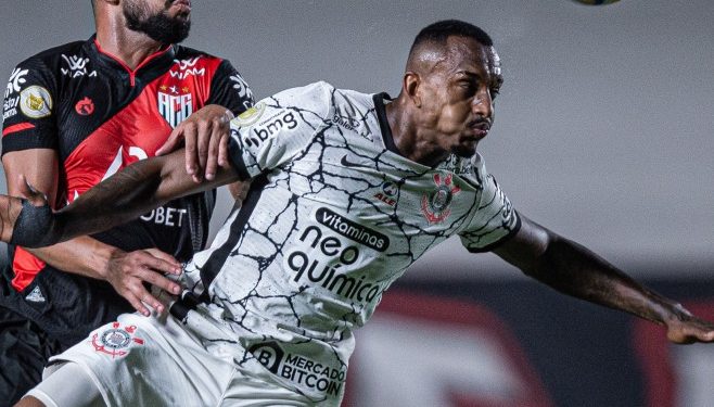 Atlético-GO e Corinthians ficaram no 1 a 1, na noite deste domingo (12), pela 20ª rodada do Brasileirão Assaí.