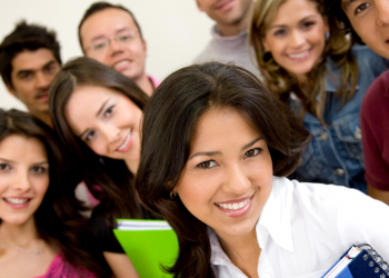 1.000 vagas de emprego no comércio, serviços e construção civil. Salários de até R$ 3.500. Inscrições on line: www.bit.ly/vagasnocate.