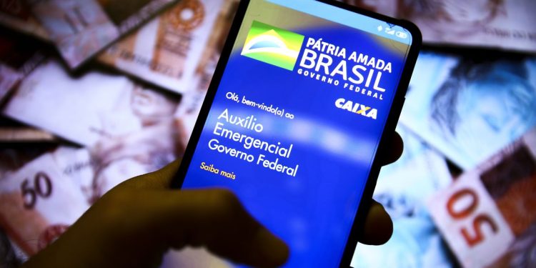 Trabalhadores nascidos em julho podem sacar auxílio emergencial