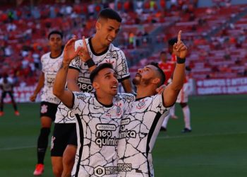 Brasileirão Assaí 28ª rodada:  Internacional 2X2 Corinthians, no Beira-Rio