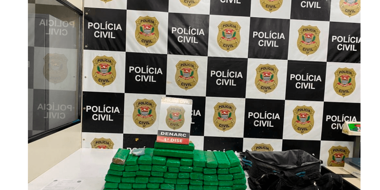 Pari-Brás: Polícia prende traficante quando descia do ônibus com 36Kg de Maconha