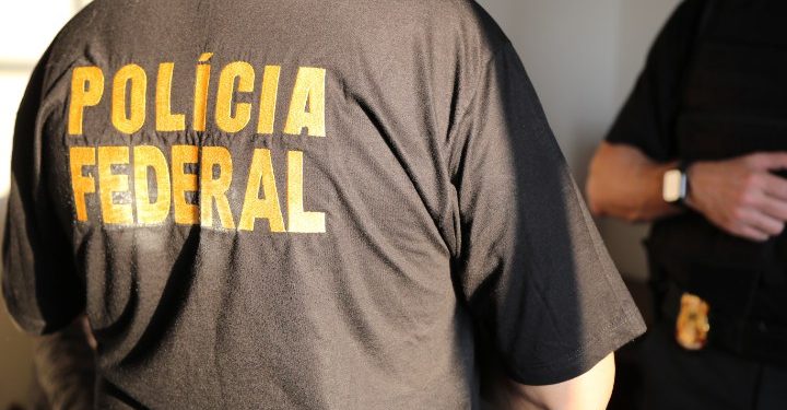 Polícia Federal: Combate falsificação de documentos públicos e uso de documento falso