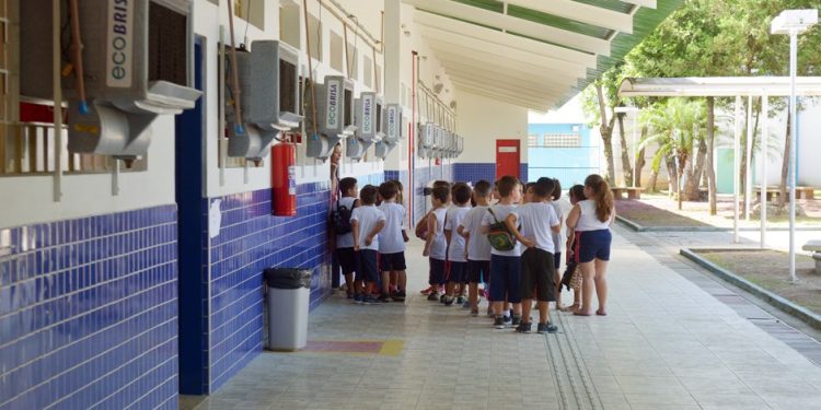 Prefeitura de SP vai atrás dos alunos da rede municipal