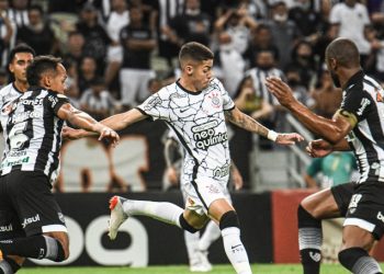 35ª rodada do Brasileirão Assaí. O Ceará venceu o Corinthians por 2 a 1, na noite desta quinta-feira (25), na Arena Castelão, em Fortaleza,