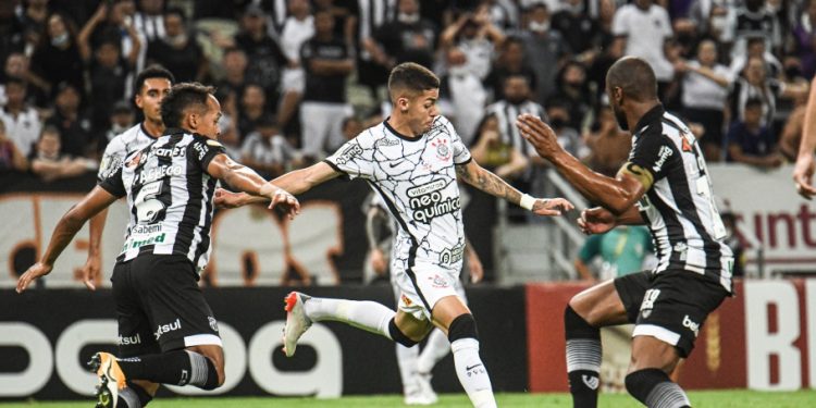 35ª rodada do Brasileirão Assaí. O Ceará venceu o Corinthians por 2 a 1, na noite desta quinta-feira (25), na Arena Castelão, em Fortaleza,