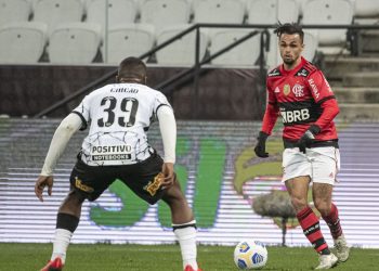 De olho no líder Atlético-MG, Flamengo encara Corinthians no Maracanã