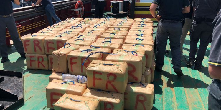 Polícia Federal em colaboração a Europol desarticula organização criminosa dedicada ao tráfico internacional de cocaína