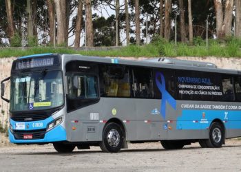 Ônibus adesivados alertam para a campanha Novembro Azul