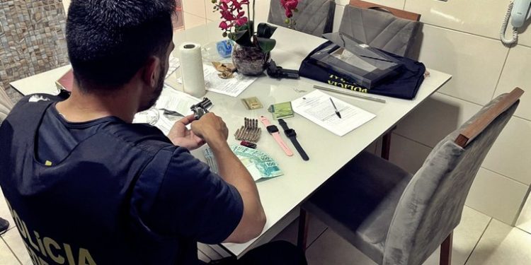 Polícia Federal cumprem 17 mandados de prisão e 54 mandados de busca e apreensão em SP, GO e PR