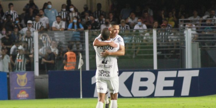 33ª rodada do Brasileirão Assaí: Na Vila Belmiro, Santos (SP) 2×0  Chapecoense