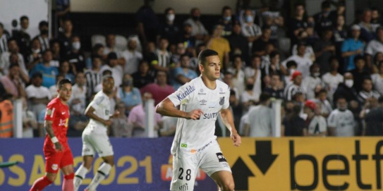31ª rodada do Brasileirão Assaí: Na Vila Belmiro, Peixe venceu o Red Bull Bragantino por 2 a 0