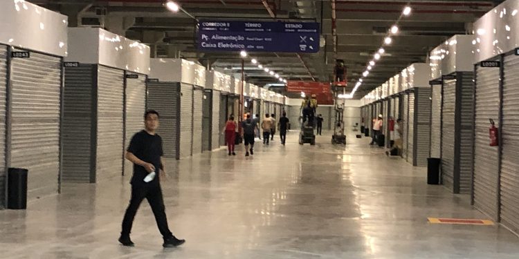 Feirinha da Madrugada-Circuito de Compras busca lojistas e público.