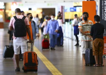 Pandemia causa suspensão de 4,5 mil voos em todo o mundo