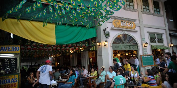 Mais da metade dos maiores de 18 anos consomem bebidas alcoólicas