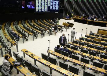 Vergonha: Congresso derruba veto e Fundo Eleitoral será de R$ 5,7 bilhões