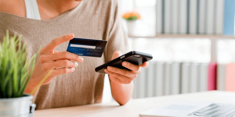 As vendas no e-commerce devem encerrar 2021 com alta de 39% em relação a 2020, com faturamento em torno de R$ 43,4 bilhões.