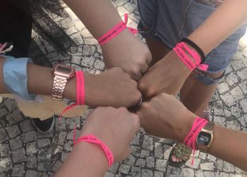 Assédio é principal violência a meninas e mulheres em ambiente virtual