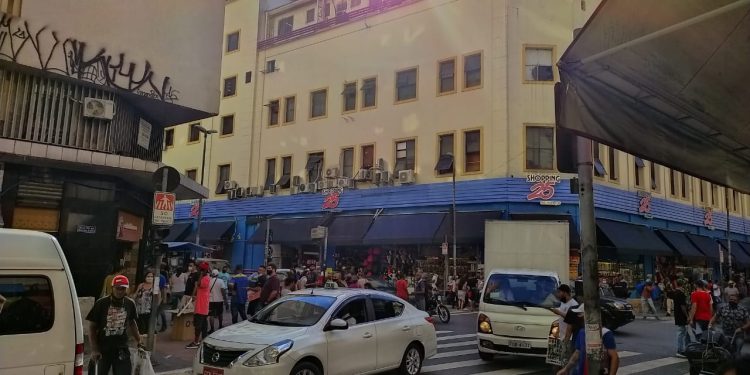 As vendas nos shoppings no Natal de 2021 devem ter uma alta de 16% na comparação com 2020, chegando a R$ 5,6 bilhões