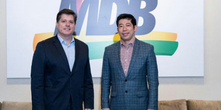 Thomas Law e o Deputado Baleia Rossi visitam à sede da Fundação Ulysses Guimarães, em Brasília.