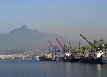 Balança comercial registra maior superávit da série histórica em 2021