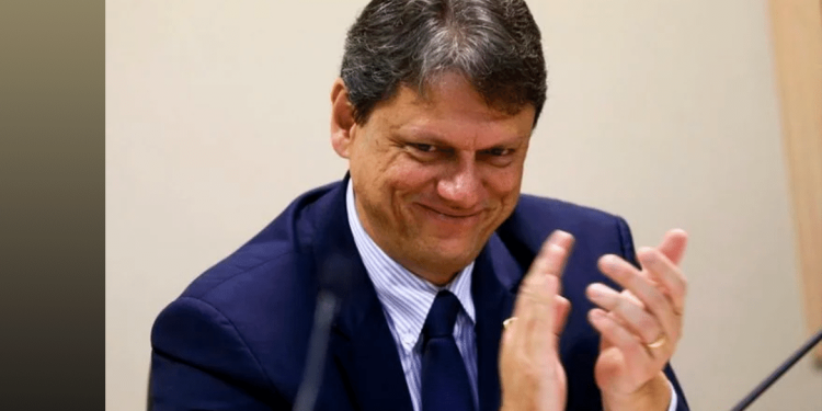 O ministro da Infraestrutura, Tarcísio Gomes de Freitas, confirma que vai disputar o governo de São Paulo