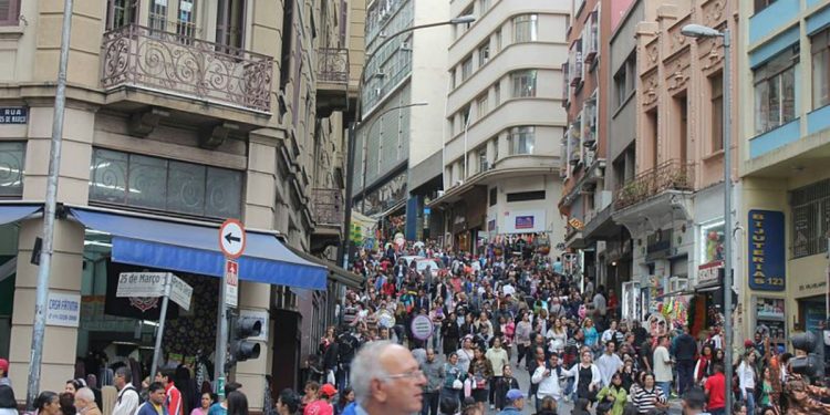 Empresa de roupa que usou marca já registrada é condenada a indenizar