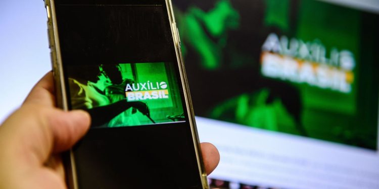 Caixa começa a pagar parcela de fevereiro do Auxílio Brasil