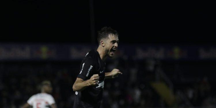 Red Bull Bragantino vence São Paulo, na noite, por 4 a 3