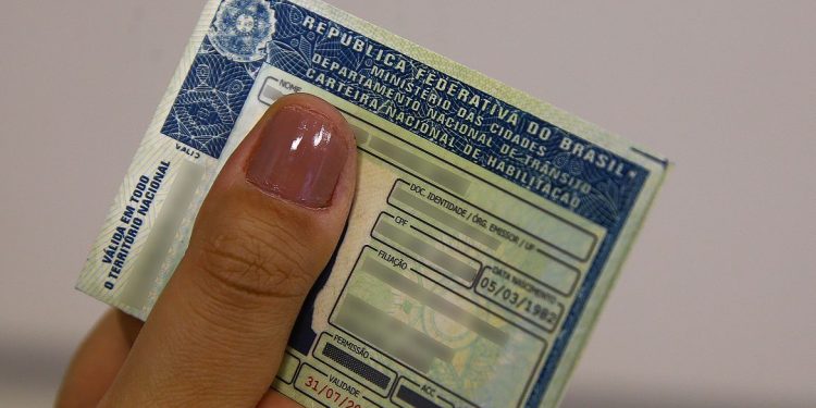 Detran de São Paulo faz mutirão para renovar CNH neste sábado